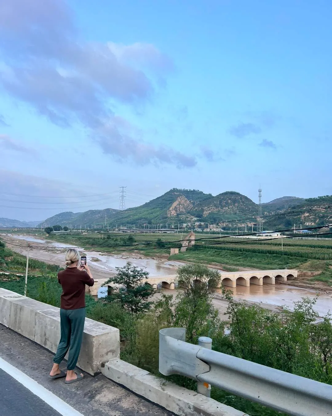Napříč Čínou: Od mrakodrapů k Ujgurům a konci Hedvábné stezky