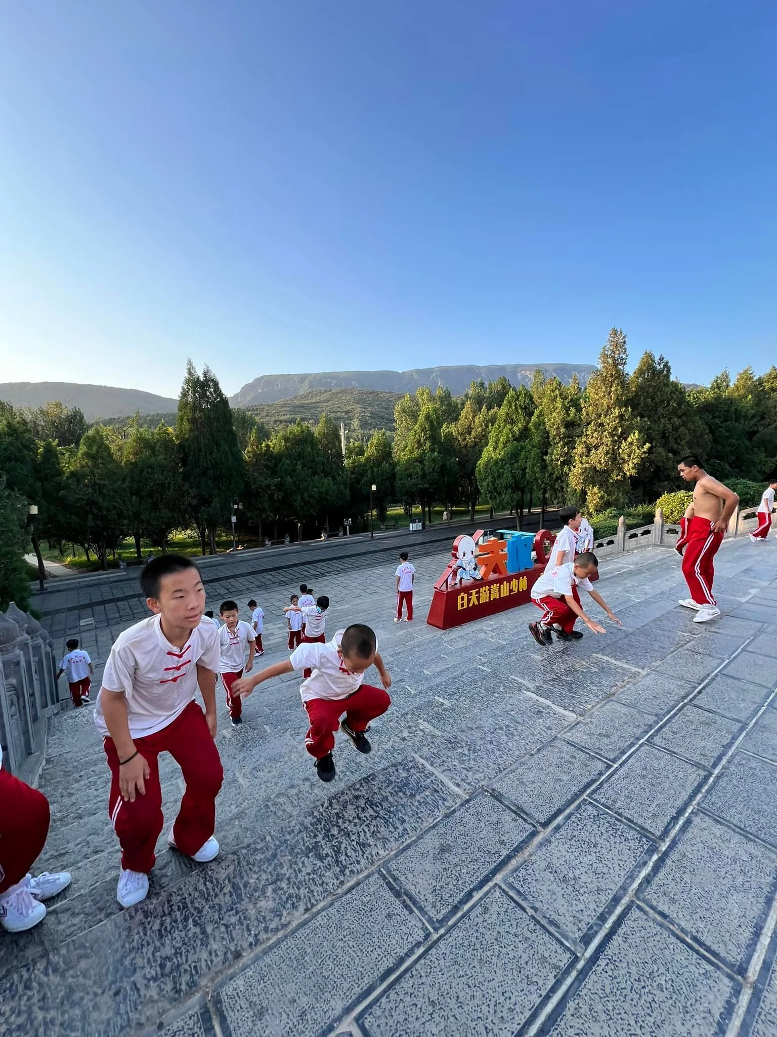 Shaolin: Ranní trénink s mistrem, hotel pro cizince a buddhistický chrám